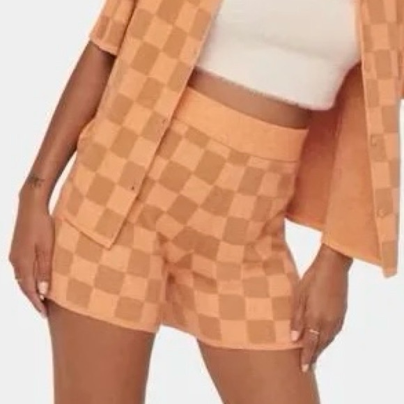 NWT! UGG MALIAH SHORT - Picture 2 of 4